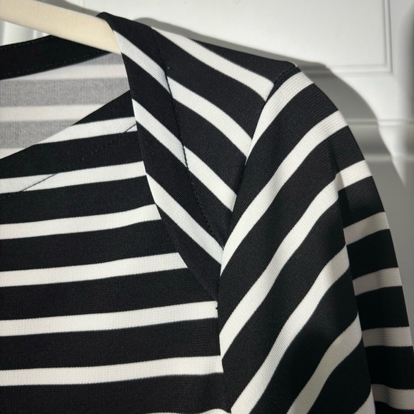 ❤️2/$15 or 3/$21❤️ Talbots Black/White Striped 3/4 Sleeves Jersey Tunic Top - Picture 5 of 8